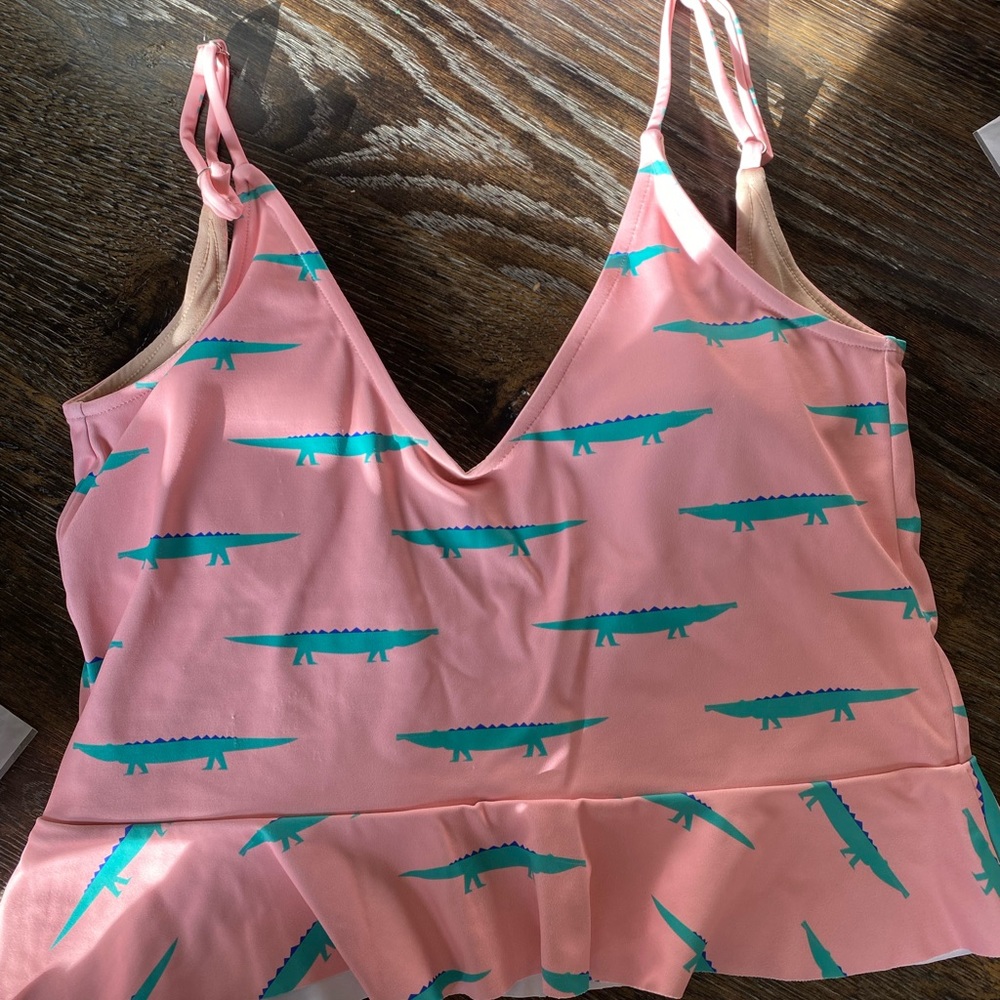 KJ alligator top, medium scoop